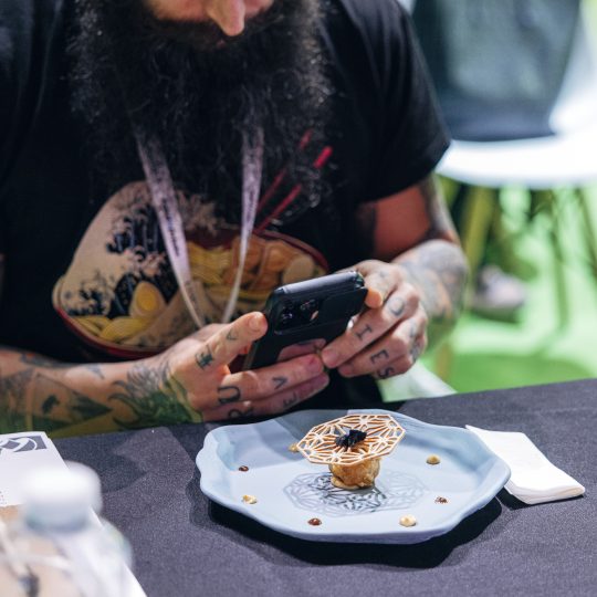http://www.asianculinaryawards.com/wp-content/plugins/phastpress/phast.php/c2VydmljZT1pbWFnZXMmc3JjPWh0dHBzJTNBJTJGJTJGd3d3LmFzaWFuY3VsaW5hcnlhd2FyZHMuY29tJTJGd3AtY29udGVudCUyRnVwbG9hZHMlMkYyMDIzJTJGMDMlMkZVRE9OX0FDQV8yMDIzXzE4MS01NDB4NTQwLmpwZyZjYWNoZU1hcmtlcj0xNjc4OTc0OTIyLTQ3MDUzJnRva2VuPTJhMjI5MTA3N2VjM2QyMWI.q.jpg