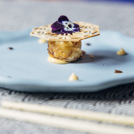http://www.asianculinaryawards.com/wp-content/plugins/phastpress/phast.php/c2VydmljZT1pbWFnZXMmc3JjPWh0dHBzJTNBJTJGJTJGd3d3LmFzaWFuY3VsaW5hcnlhd2FyZHMuY29tJTJGd3AtY29udGVudCUyRnVwbG9hZHMlMkYyMDIzJTJGMDMlMkZVRE9OX0FDQV8yMDIzXzE4Ny01NDB4NTQwLmpwZyZjYWNoZU1hcmtlcj0xNjc4OTc0OTMzLTMwODExJnRva2VuPTBlYzA5N2QzZjVhZTQ3N2M.q.jpg