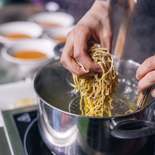 http://www.asianculinaryawards.com/wp-content/plugins/phastpress/phast.php/c2VydmljZT1pbWFnZXMmc3JjPWh0dHBzJTNBJTJGJTJGd3d3LmFzaWFuY3VsaW5hcnlhd2FyZHMuY29tJTJGd3AtY29udGVudCUyRnVwbG9hZHMlMkYyMDIzJTJGMDMlMkZVRE9OX0FDQV8yMDIzXzEzNS01NDB4NTQwLmpwZyZjYWNoZU1hcmtlcj0xNjc4OTc0ODg1LTQ3MjU0JnRva2VuPTAwMWIzYTYzYjY0ZTM2Y2M.q.jpg