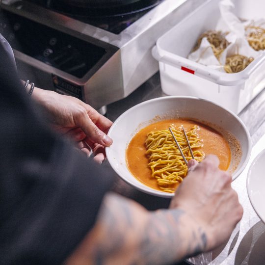 http://www.asianculinaryawards.com/wp-content/plugins/phastpress/phast.php/c2VydmljZT1pbWFnZXMmc3JjPWh0dHBzJTNBJTJGJTJGd3d3LmFzaWFuY3VsaW5hcnlhd2FyZHMuY29tJTJGd3AtY29udGVudCUyRnVwbG9hZHMlMkYyMDIzJTJGMDMlMkZVRE9OX0FDQV8yMDIzXzEzNy01NDB4NTQwLmpwZyZjYWNoZU1hcmtlcj0xNjc4OTc0ODg5LTQzNTM1JnRva2VuPWQ5ZDI1YmNjMTc3MzEwMWE.q.jpg