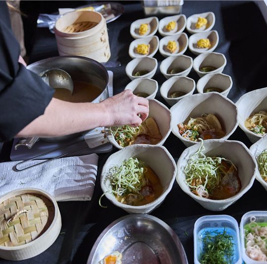 https://www.asianculinaryawards.com/wp-content/plugins/phastpress/phast.php/c2VydmljZT1pbWFnZXMmc3JjPWh0dHBzJTNBJTJGJTJGd3d3LmFzaWFuY3VsaW5hcnlhd2FyZHMuY29tJTJGd3AtY29udGVudCUyRnVwbG9hZHMlMkYyMDI1JTJGMDUlMkZBQ0FfRmVzdDIwMjVfMDc4NC01NDB4NTMzLmpwZWcmY2FjaGVNYXJrZXI9MTc0ODQyMjg3Ny02NzMyMSZ0b2tlbj1lMGRlNjk2YWNlMzFkNDA2.q.jpeg