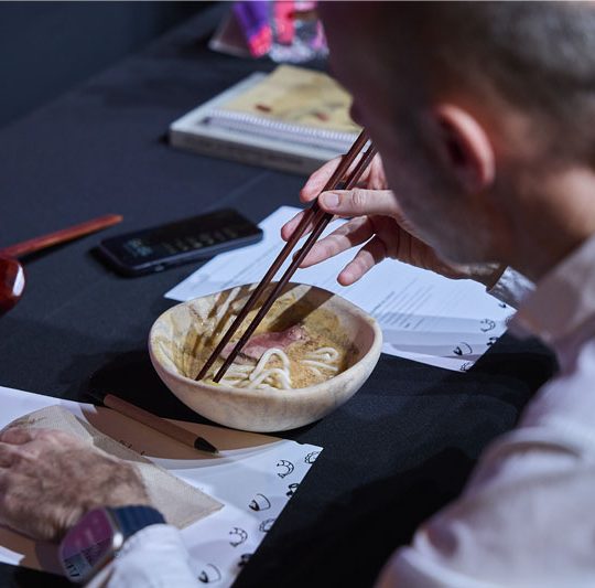 https://www.asianculinaryawards.com/wp-content/plugins/phastpress/phast.php/c2VydmljZT1pbWFnZXMmc3JjPWh0dHBzJTNBJTJGJTJGd3d3LmFzaWFuY3VsaW5hcnlhd2FyZHMuY29tJTJGd3AtY29udGVudCUyRnVwbG9hZHMlMkYyMDI1JTJGMDUlMkZBQ0FfRmVzdDIwMjVfMDk3OC01NDB4NTMzLmpwZWcmY2FjaGVNYXJrZXI9MTc0ODQyMjg1OS00MTMxMiZ0b2tlbj1kNWQ0NzA0ZjM2ZjdkMGU1.q.jpeg