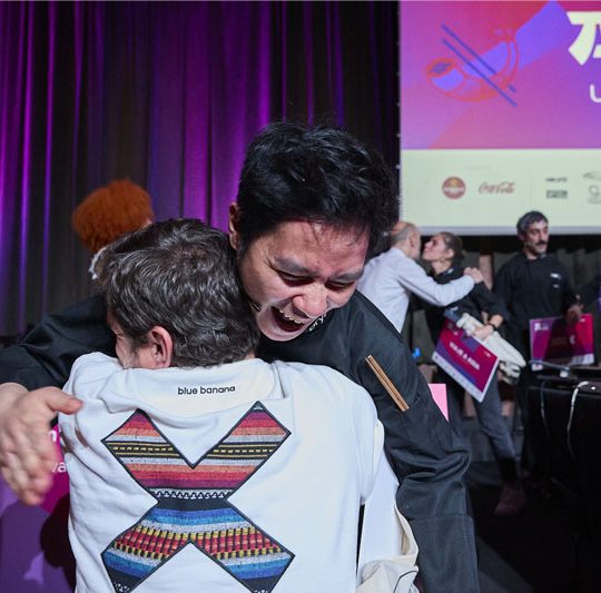 https://www.asianculinaryawards.com/wp-content/plugins/phastpress/phast.php/c2VydmljZT1pbWFnZXMmc3JjPWh0dHBzJTNBJTJGJTJGd3d3LmFzaWFuY3VsaW5hcnlhd2FyZHMuY29tJTJGd3AtY29udGVudCUyRnVwbG9hZHMlMkYyMDI1JTJGMDUlMkZBQ0FfRmVzdDIwMjVfMTEwNi01NDB4NTMzLmpwZWcmY2FjaGVNYXJrZXI9MTc0ODQyMjg3MC01NDIzMCZ0b2tlbj0xNWNlMWUxNGY0NGVjOWVm.q.jpeg