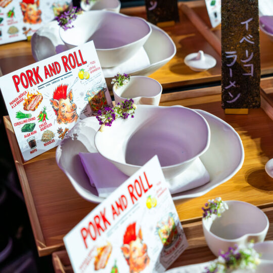 https://www.asianculinaryawards.com/wp-content/plugins/phastpress/phast.php/c2VydmljZT1pbWFnZXMmc3JjPWh0dHBzJTNBJTJGJTJGd3d3LmFzaWFuY3VsaW5hcnlhd2FyZHMuY29tJTJGd3AtY29udGVudCUyRnVwbG9hZHMlMkYyMDI2JTJGMDYlMkZVZG9uX0F3YXJkczIwMjZfMDMyLTU0MHg1NDAuanBnJmNhY2hlTWFya2VyPTE3ODcxMzU4NDItODA3NjEmdG9rZW49MjRhYTA4ZjdhODE3MzcyMg.q.jpg