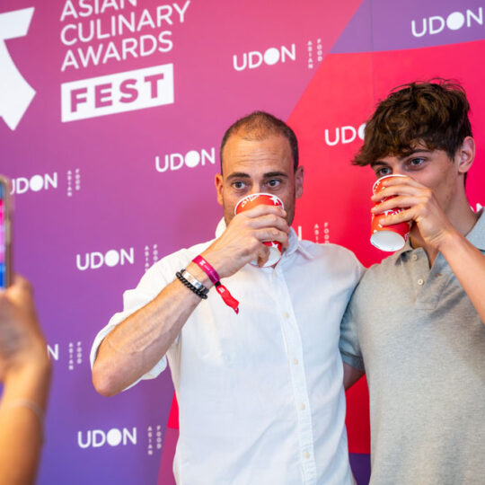 https://www.asianculinaryawards.com/wp-content/plugins/phastpress/phast.php/c2VydmljZT1pbWFnZXMmc3JjPWh0dHBzJTNBJTJGJTJGd3d3LmFzaWFuY3VsaW5hcnlhd2FyZHMuY29tJTJGd3AtY29udGVudCUyRnVwbG9hZHMlMkYyMDI2JTJGMDYlMkZVZG9uX0F3YXJkczIwMjZfMDQ2LTU0MHg1NDAuanBnJmNhY2hlTWFya2VyPTE3ODcxMzU4NDItNTc1MTAmdG9rZW49MTI4NmJlZjYzZmE4MzJmNg.q.jpg
