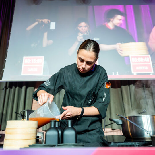 https://www.asianculinaryawards.com/wp-content/plugins/phastpress/phast.php/c2VydmljZT1pbWFnZXMmc3JjPWh0dHBzJTNBJTJGJTJGd3d3LmFzaWFuY3VsaW5hcnlhd2FyZHMuY29tJTJGd3AtY29udGVudCUyRnVwbG9hZHMlMkYyMDI2JTJGMDYlMkZVZG9uX0F3YXJkczIwMjZfMTMxLTU0MHg1NDAuanBnJmNhY2hlTWFya2VyPTE3ODg1MTk2NzItNTcxNzYmdG9rZW49MDViYTk4OTlkOTgyNmRlOQ.q.jpg
